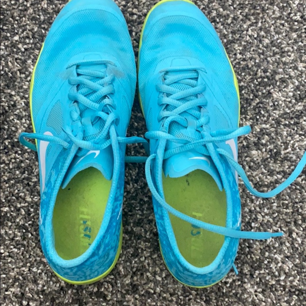 Nike athletic sneakers women’s 8.5